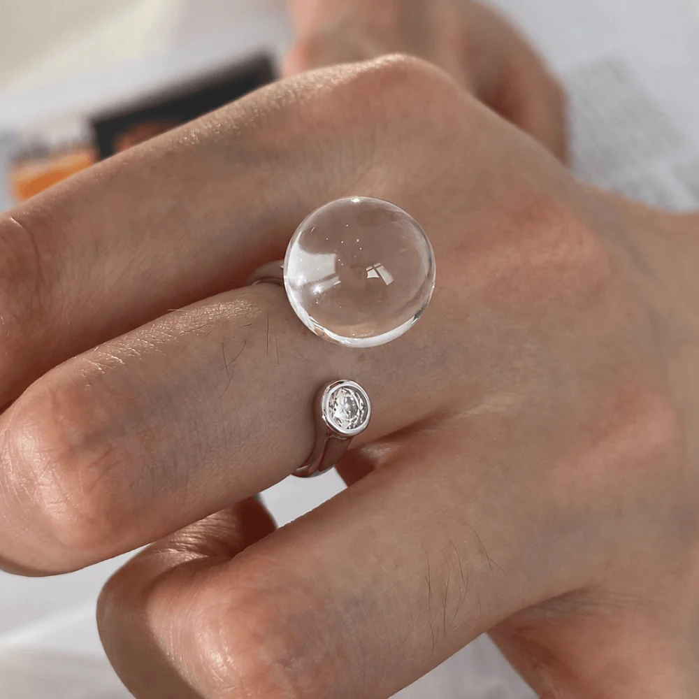 Qynzara™ Invisible Floating Bubble Clear Quartz Ring