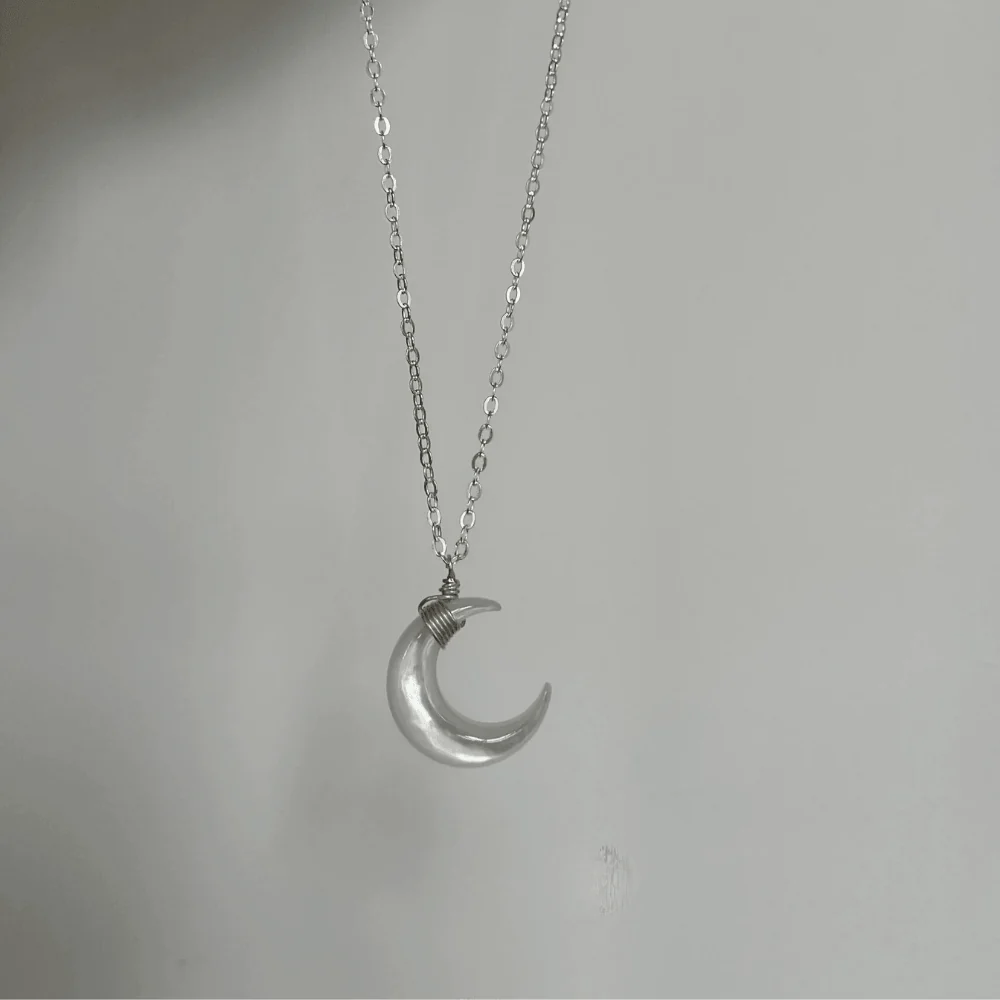 Qynzara™  Moonlight Mother-of-Pearl Necklace