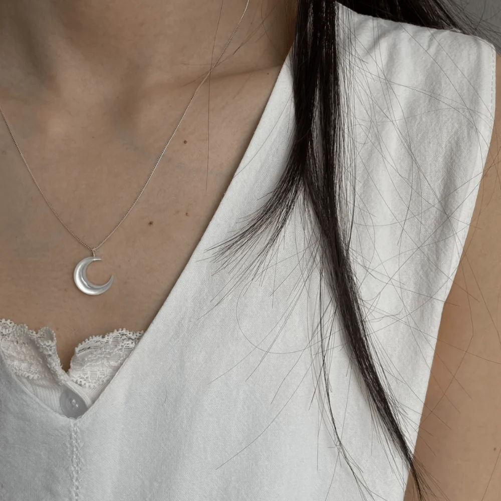 Qynzara™  Moonlight Mother-of-Pearl Necklace