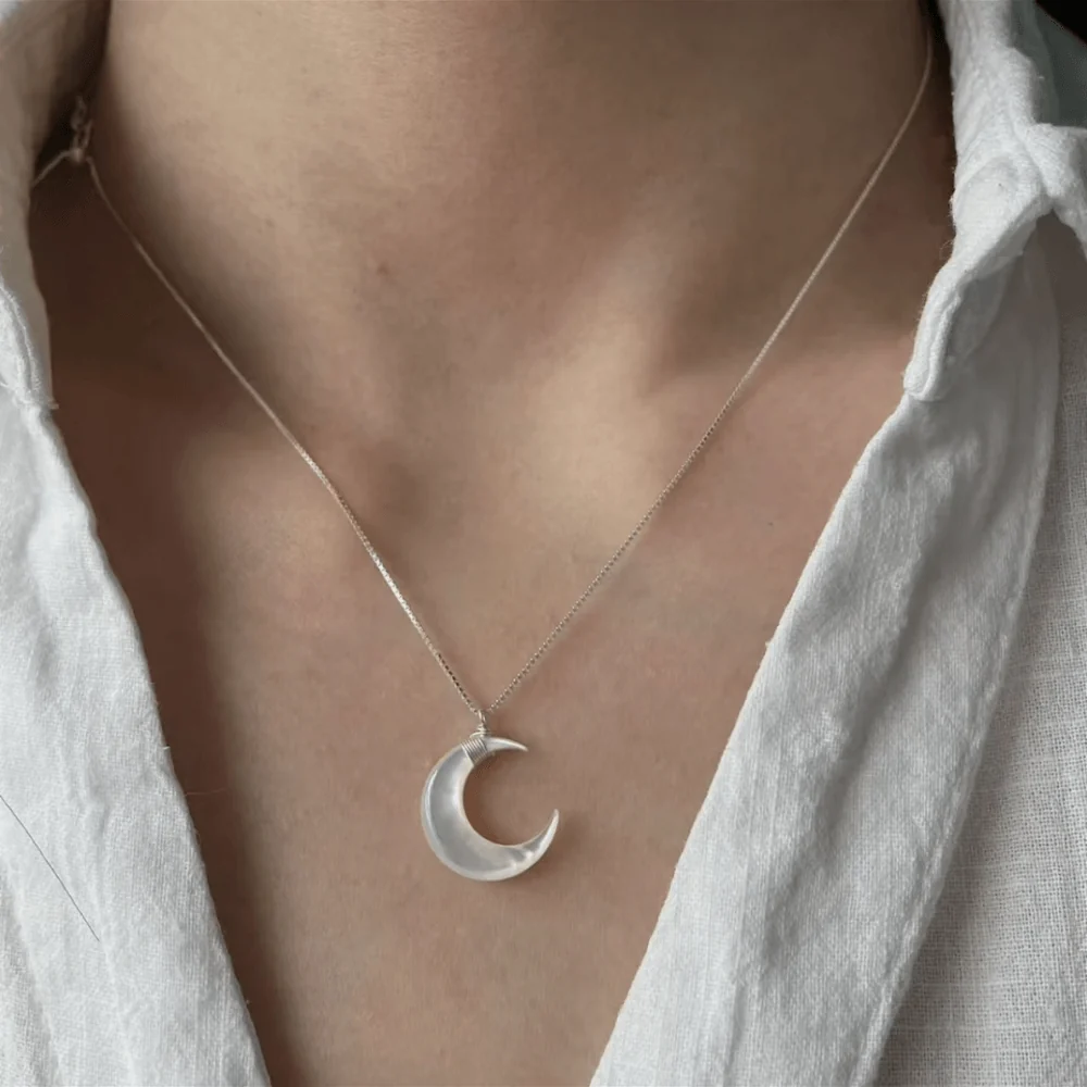 Qynzara™  Moonlight Mother-of-Pearl Necklace