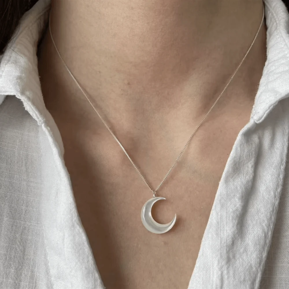Qynzara™  Moonlight Mother-of-Pearl Necklace
